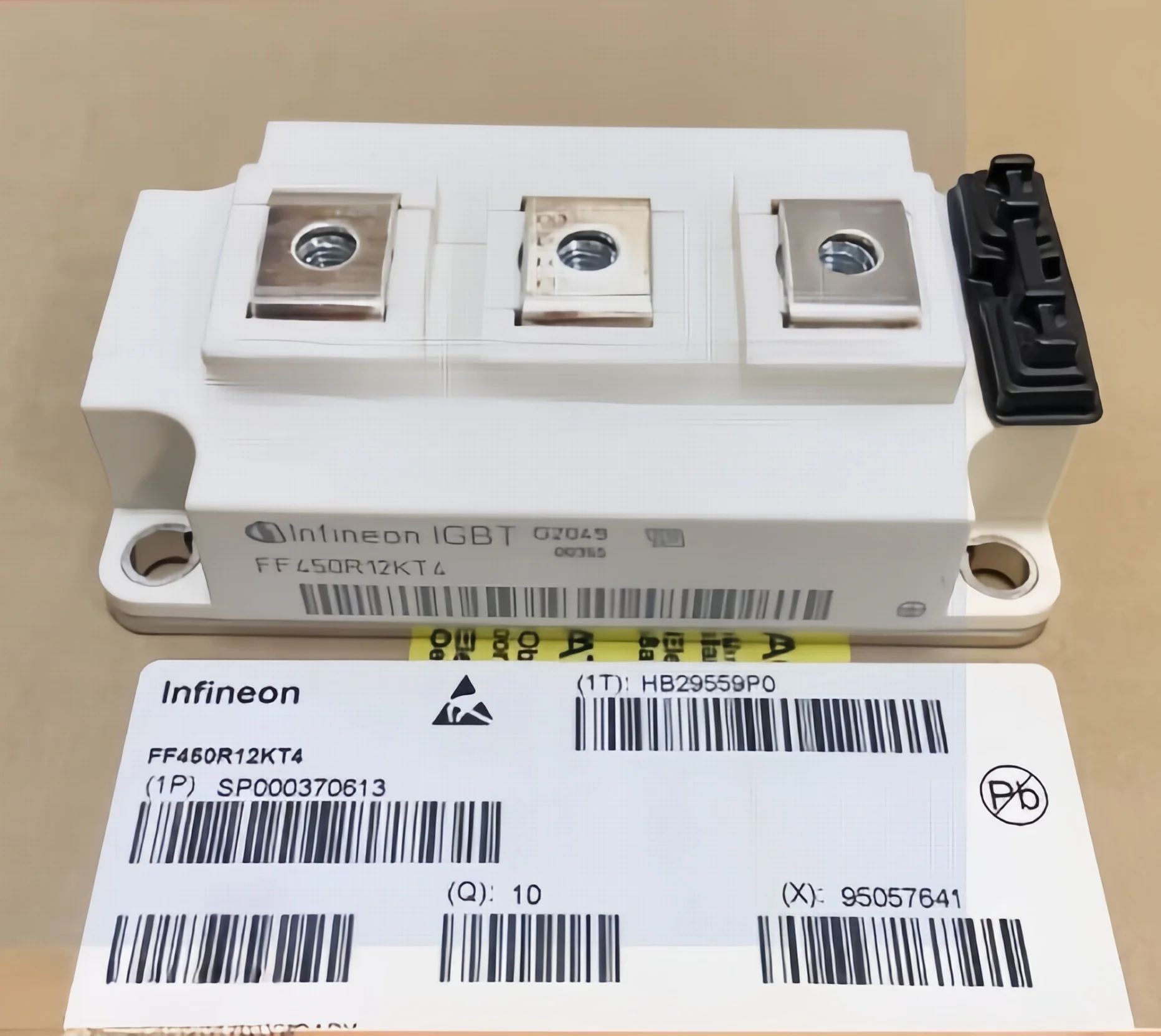 FF450R12KT4 FF400R12KT3 FF400R12KE3 FF300R12KS4 FF200R12KS4 Infineon module, imported original stock!