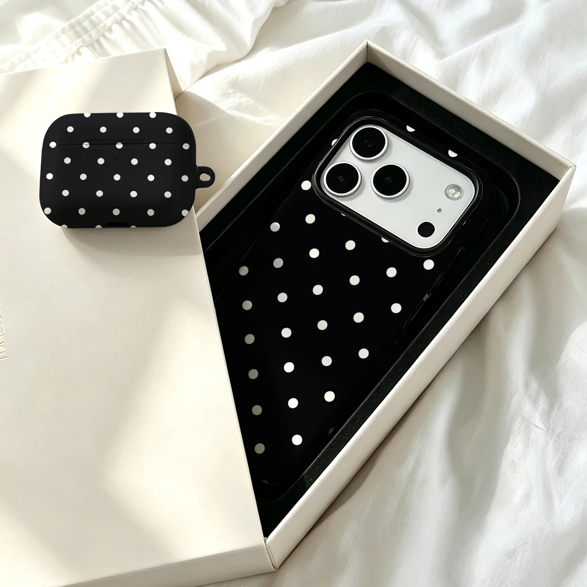 2 in 1 White Polka Black For M - Airpod Case Cover ulasan dan harga