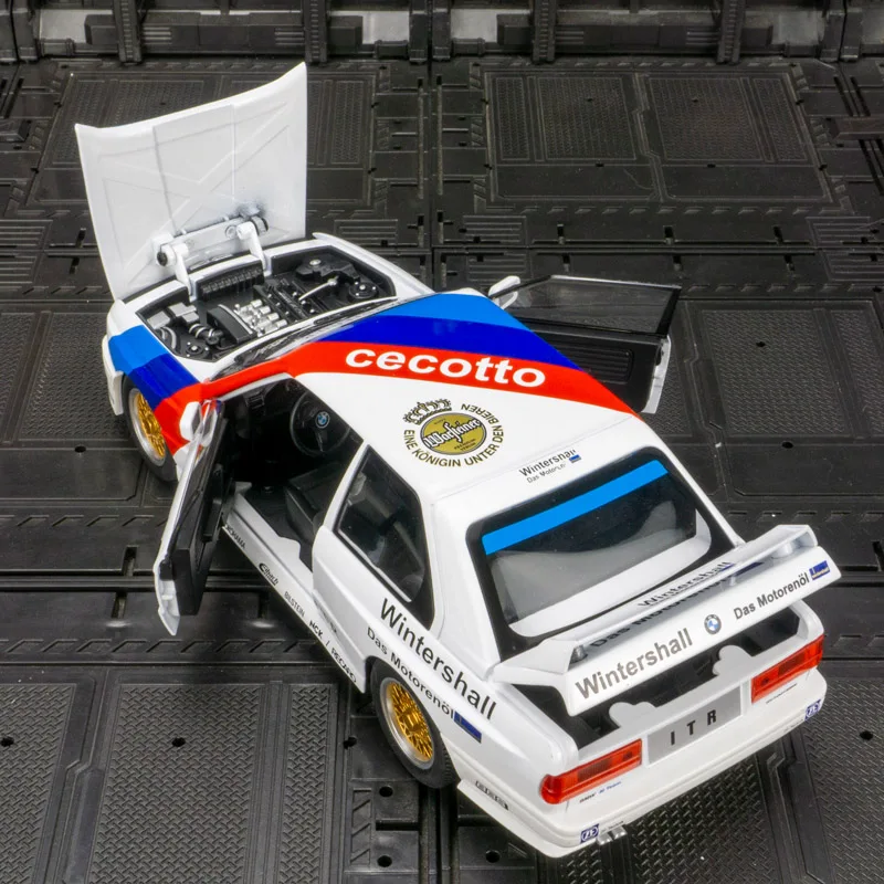 1:24 BMW M3 E30 1988 Graffiti modelo de coche de aleación modificado, puertas y cubierta de motor, maletero puede abrir juguetes para niños
