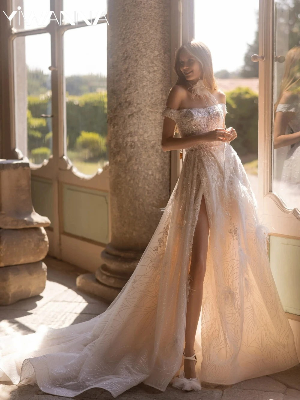 

Dreamy Lace Appliques Wedding Dress With Feathers Sexy High Slit Off Shoulder Bridal Gown Customized A-line Dresses For Bride