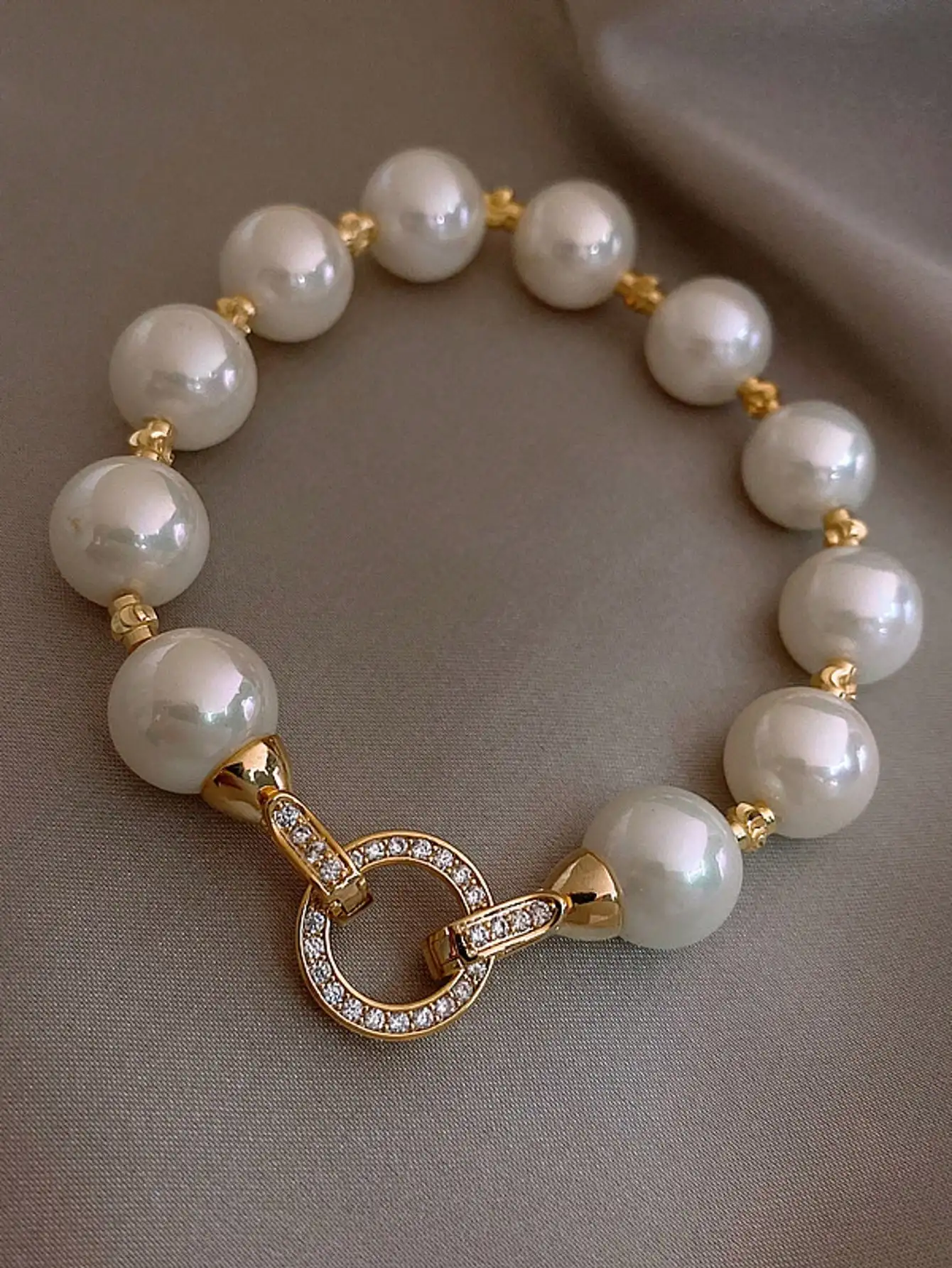 1pc Faux Pearl Beaded Bracelet, Fashionable & Elegant Gold-Color Faux Pearl Bracelet Suitable For Women, Suitable For Dating, Wedding, Summer Outing, Beach Holiday, Party Wear, Gift For Holiday, Jewelry Gift SJ25052444343337378