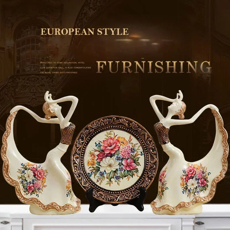 

European Resin Figurines Statue Home Furnishing Decoration Crafts Peacock Dancer Livingroom TV Cabinet Bar Ornament Wedding Gift