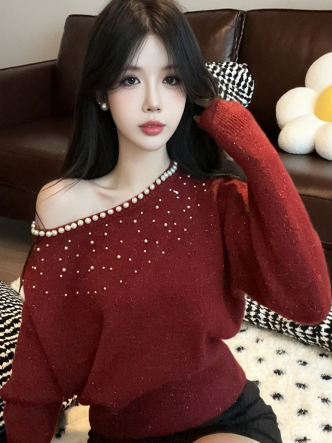 

Korean Style Loose Fit Long Sleeve Pearl Embellished Sweater Women's Winter Versatile Fashionable Shoulder Slant Design