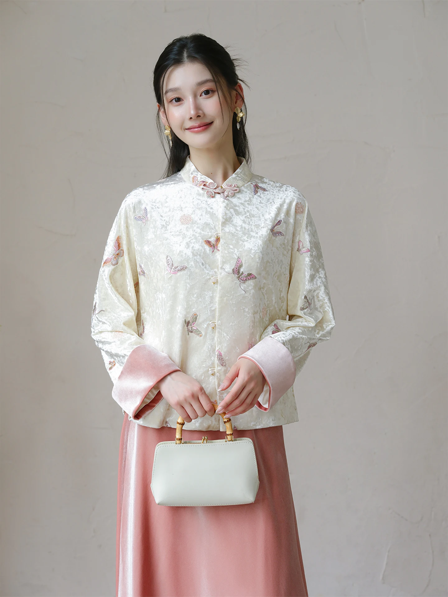 

Новый китайский женский бархатный жакет с вышивкой и цветными манжетами, комплект Ханьфу из шелкового бархата, весна 2026