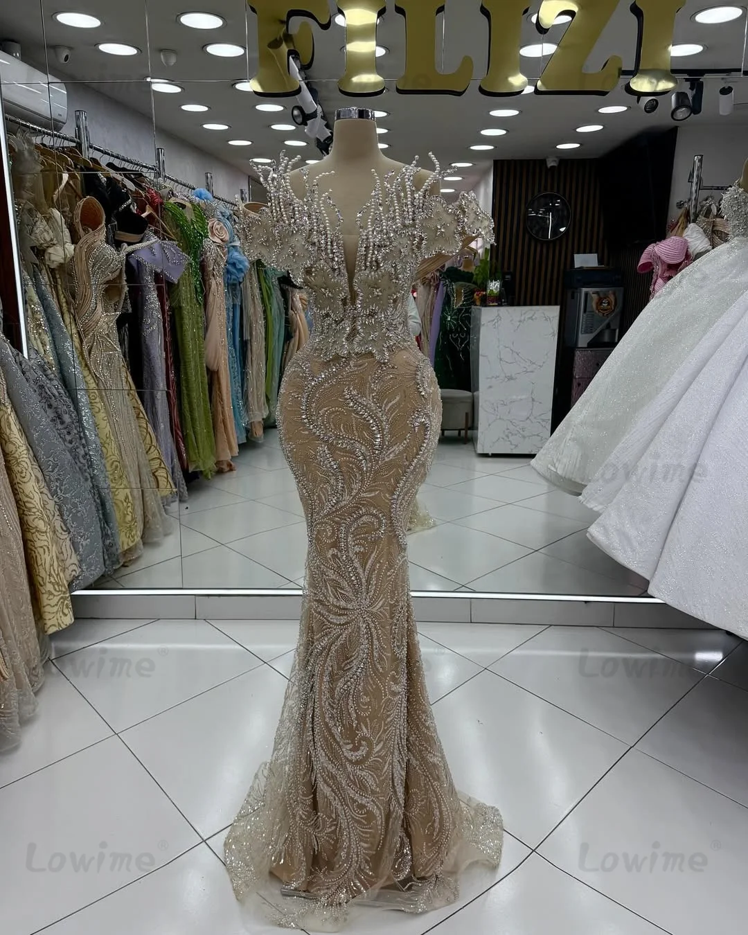 فساتين سهرة مخصصة بلون الشمبانيا طويلة بكريستال زهري قبالة الكتف فساتين حفلات حورية البحر فستان حفلة موسيقية عربي مطرز باللؤلؤ