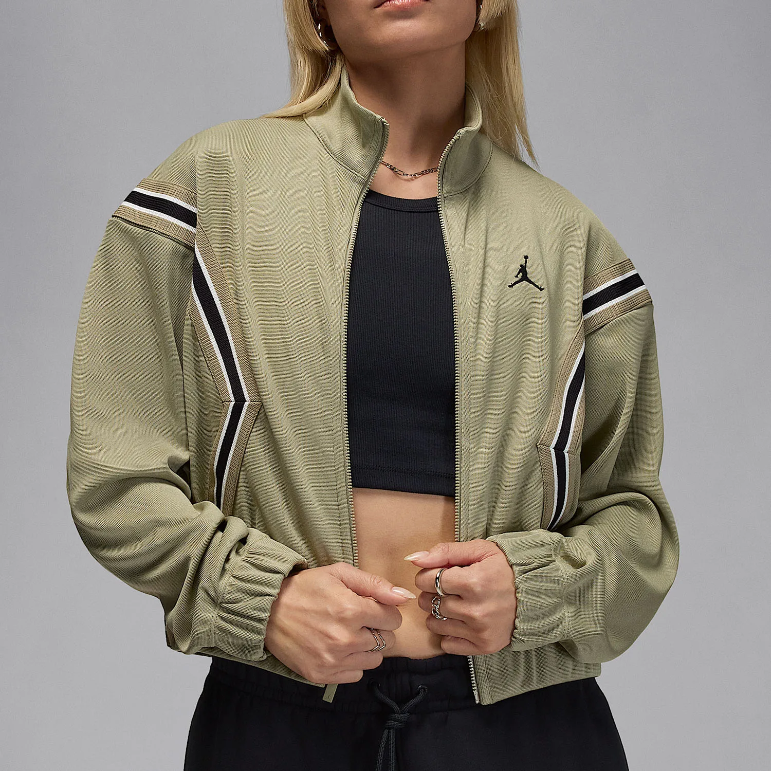 

Женская спортивная куртка Nike Authentic JORDAN с коротким воротником для тренировок HQ9216-238