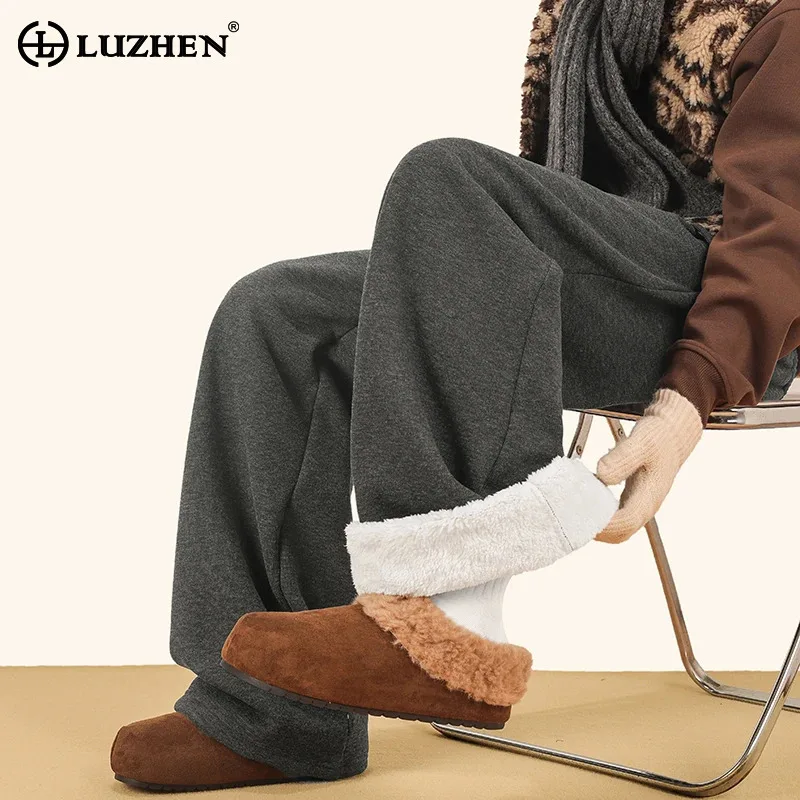 

LUZHEN 2025 зимние новые утолщенные флисовые подкладки, теплые повседневные прямые брюки, мужские модные красивые элегантные корейские брюки JY5142