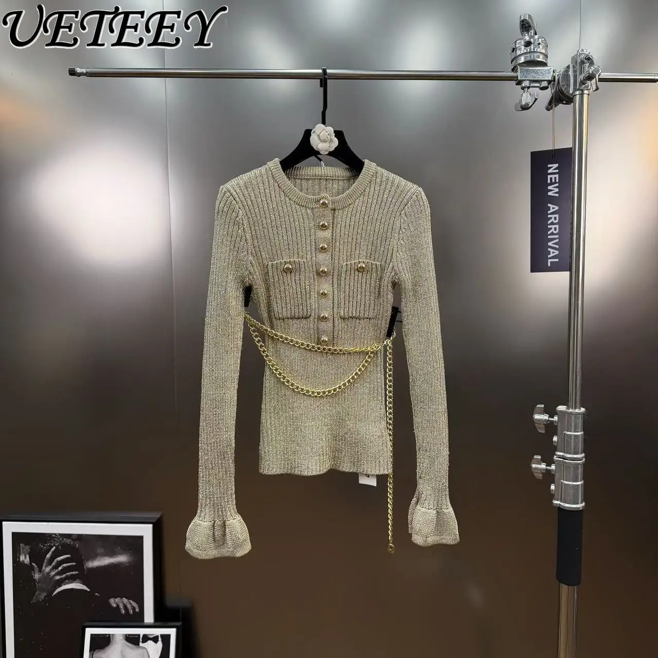 

French Style Round Neck Single-Breasted Shiny Silk Knitted Sweater for Women with Waist Chain Slim Fit Elegant Pullover