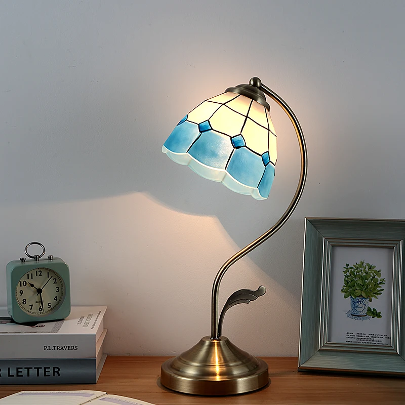 Retro Mediterranean Bedside Lamp European Pastoral Style Warm Light Creative Decorative Table Lamp for Bedroom Study Romantic
