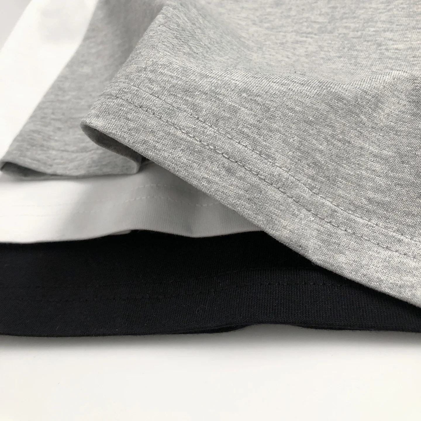 Herbstliches Baumwoll-T-Shirt für Kinder, einfarbig, im koreanischen Stil, mit langen Ärmeln, locker geschnitten, für Jungen und Mädchen, Größe 2-7 Jahre, weiche und atmungsaktive Kinderkleidung. – Detail 8
