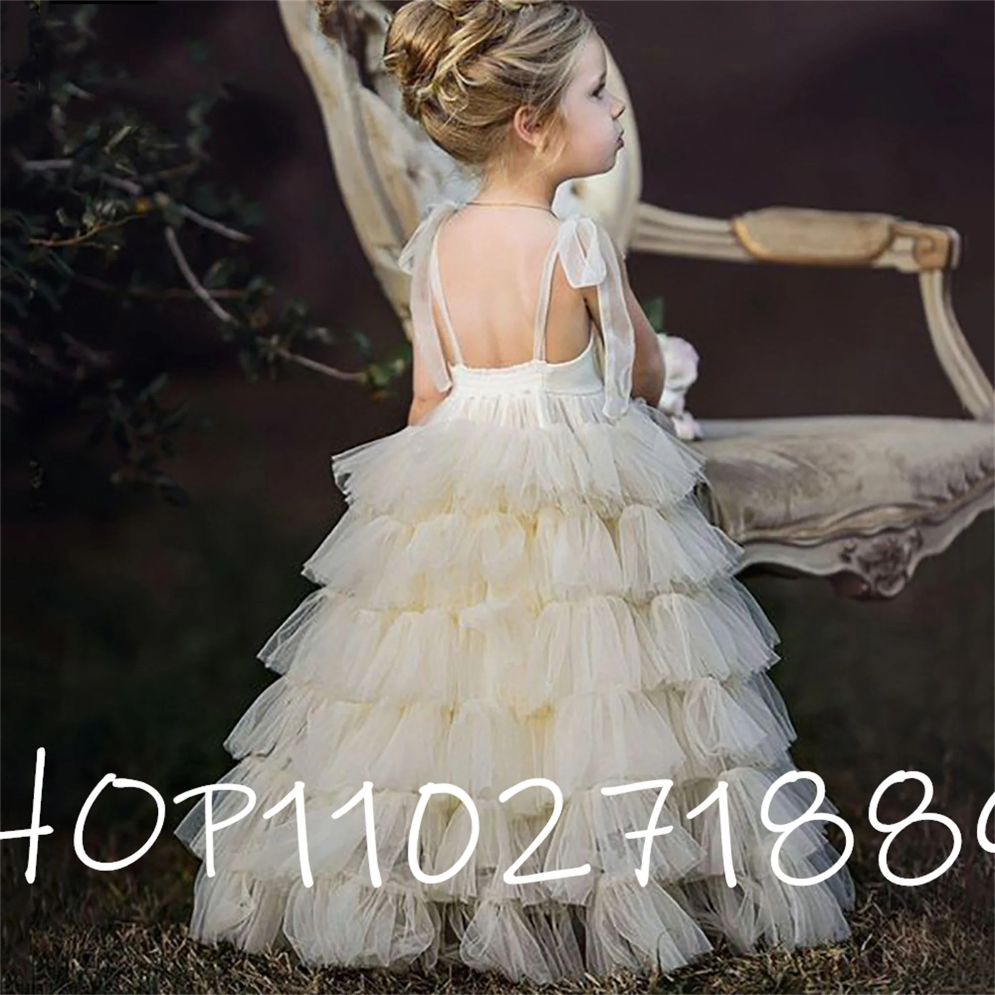 

Cute Boat Neck Flower Girl Dresses Tiered Tulle Skirt Long Communion Dress Backless Spaghetti Straps Girl Wedding Party Dresses