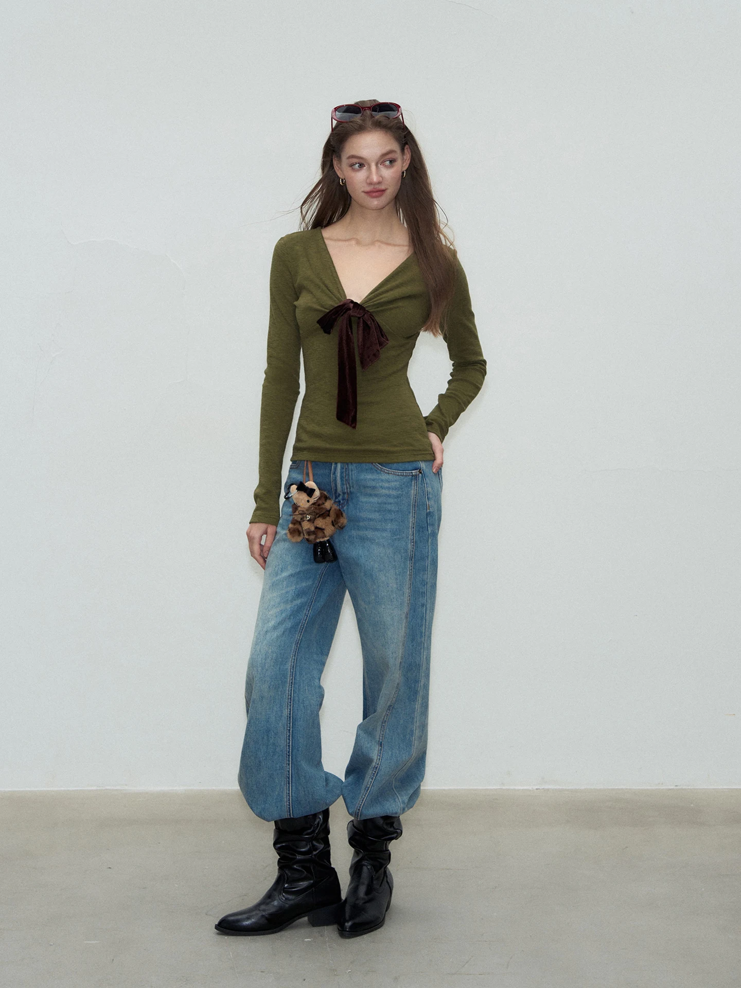 

Ele V-ne Design Slim Fit Base irt Fumisme 'Loose Structure' 3D Pleated een Top for Women Daily Wear Long Sve