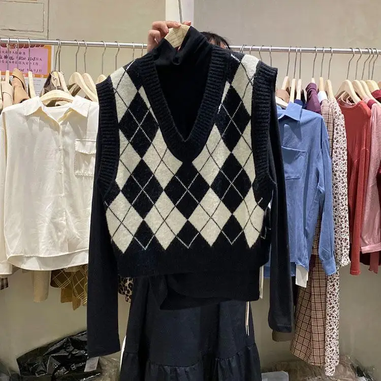 Fall New Korean Preppy Argyle Knit Vest, Cropped V Neck Sleeveless Sweater Top Versatile Layering Collegiate Style Knitwear Tank