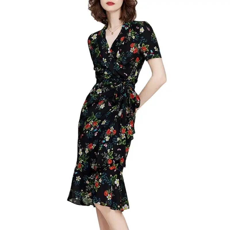 

Summer 2024 new style French floral silk dress feminine temperament slim v-collar ruffled short-sleeved printed dresses 24030