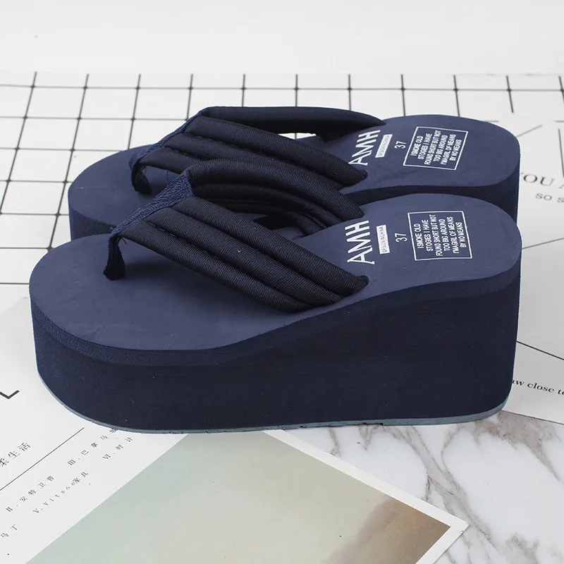 Leichte Keilabsatz-Flip-Flops für Damen, Modische Zehensteg-Plattform-Sandalen, Damen-Sommer-Sandalen mit dicker Sohle, rutschfeste Strandsandalen – Detail 14