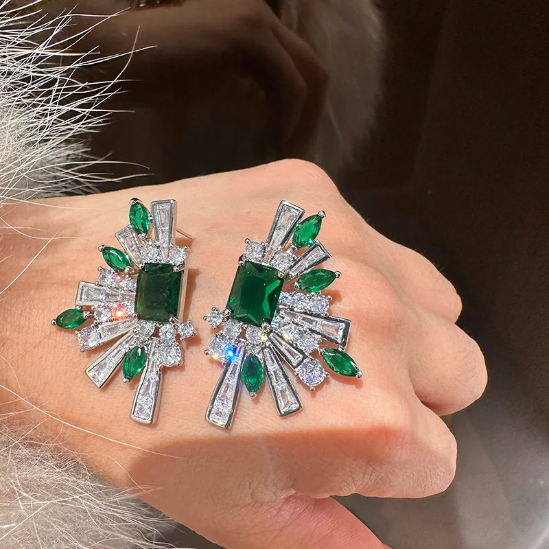 

New green zircon light luxury fashion stud earrings