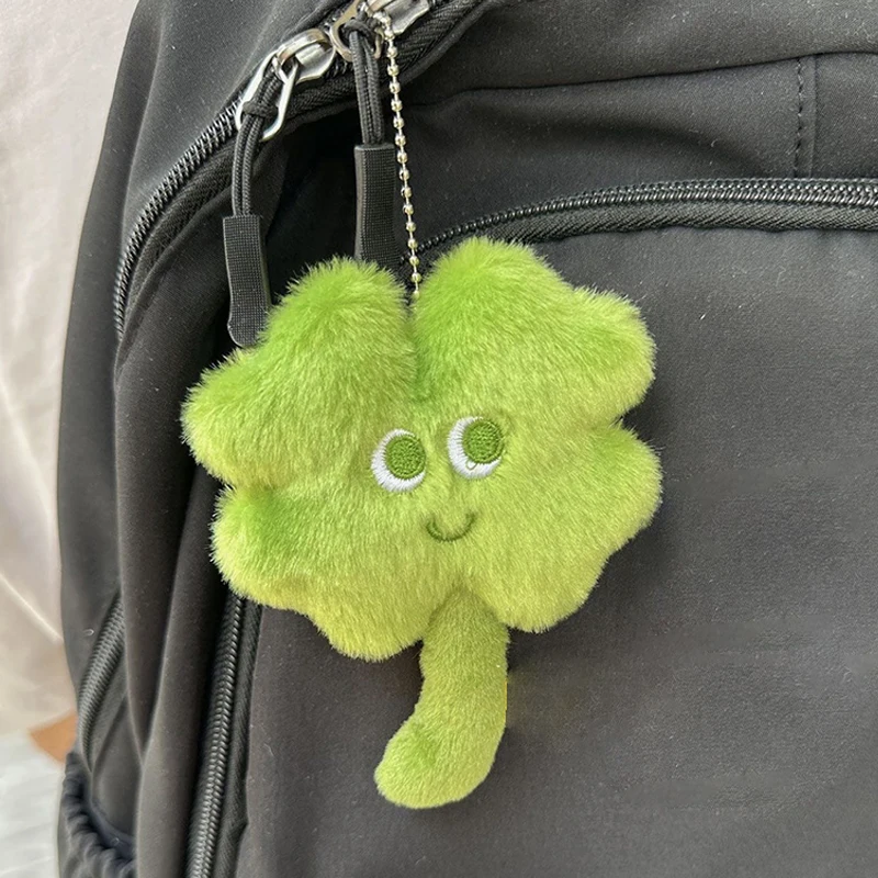 Fashion Plush Lucky Grass Keychain Cartoon Four Leaf Clover Keychain Pendant Exquisite Backpack Decoration Accessories Gifts