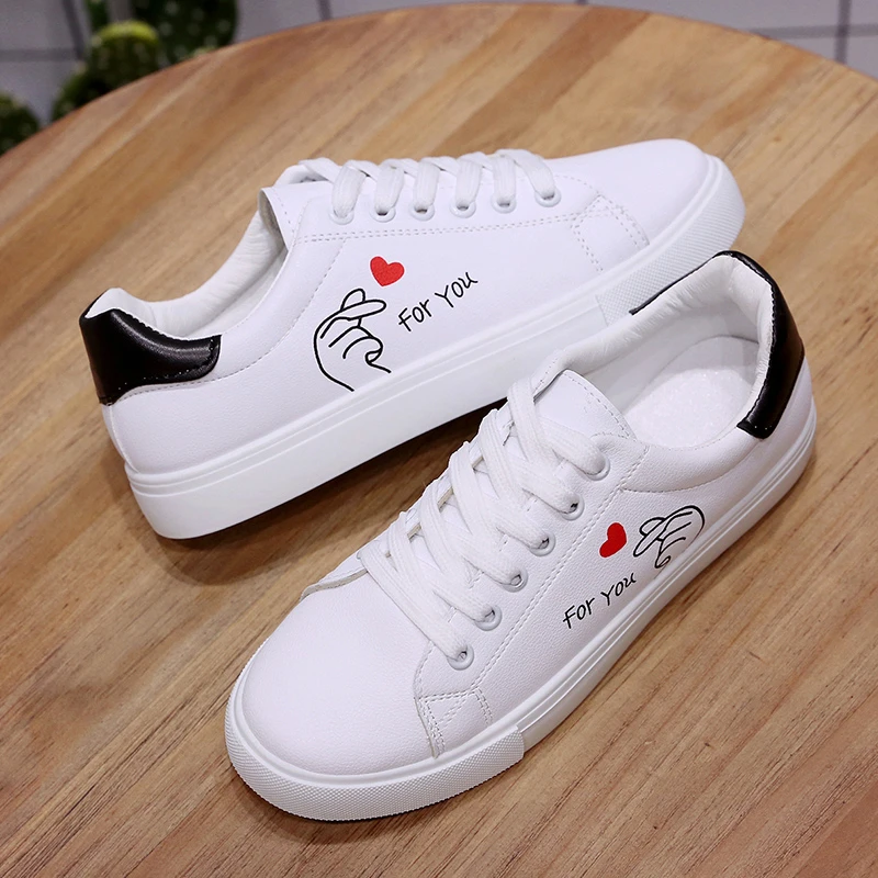 

women's small white shoes, fashionable heart shaped breathable leather shoes, smooth and comfortable flat bottomed casual shoes