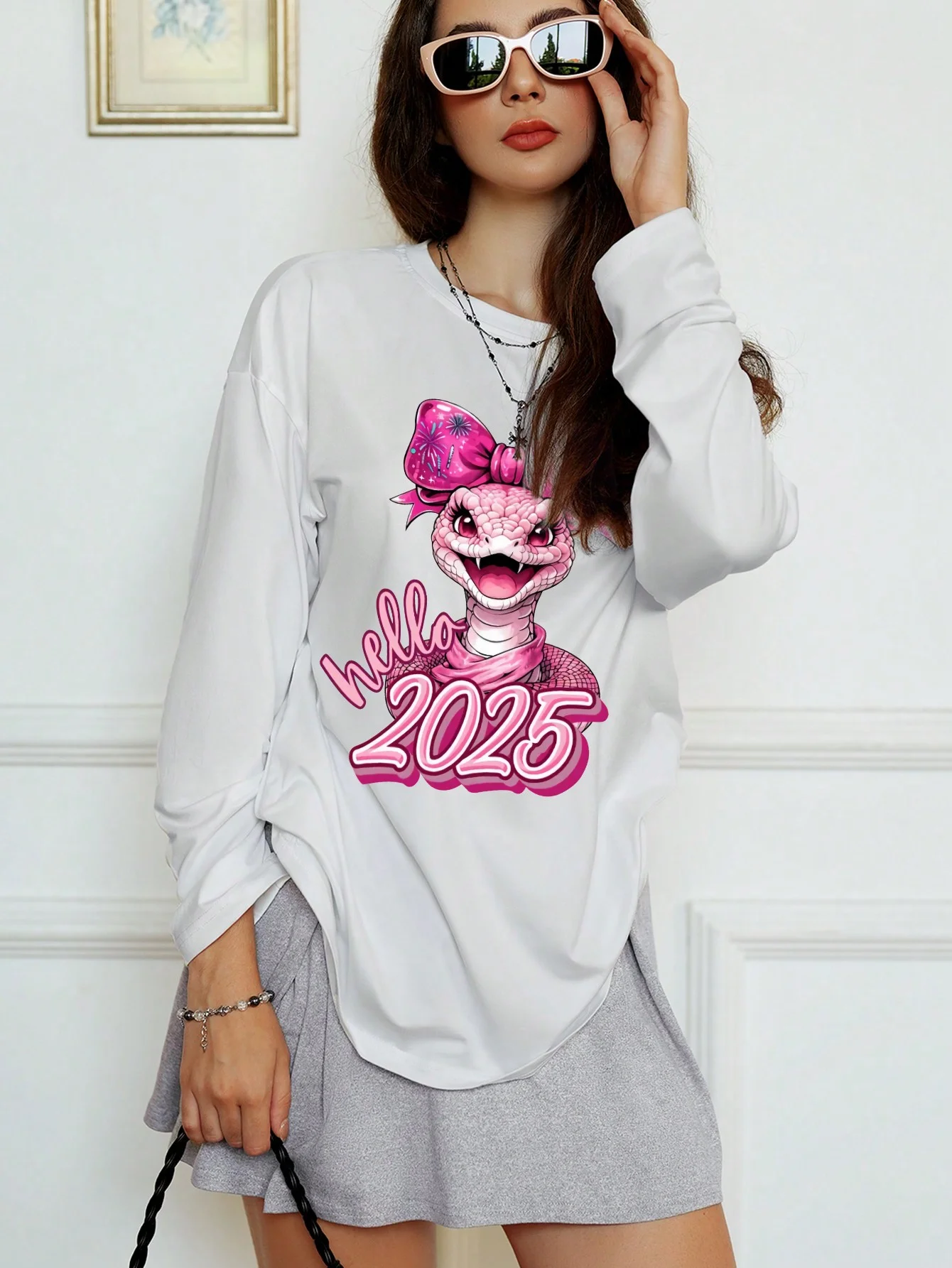 2025 New Year snake zodiac pattern female casual base shirt, comfortable and loose ladies on the long shirt casual everything