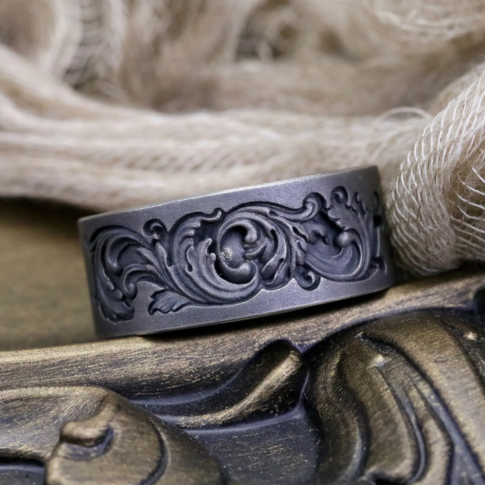 Europe and America Matte Black Color Fine Carving of Wave Patterns, Carving of Human Faces At Intervals Ring Men Mysterious Ring
