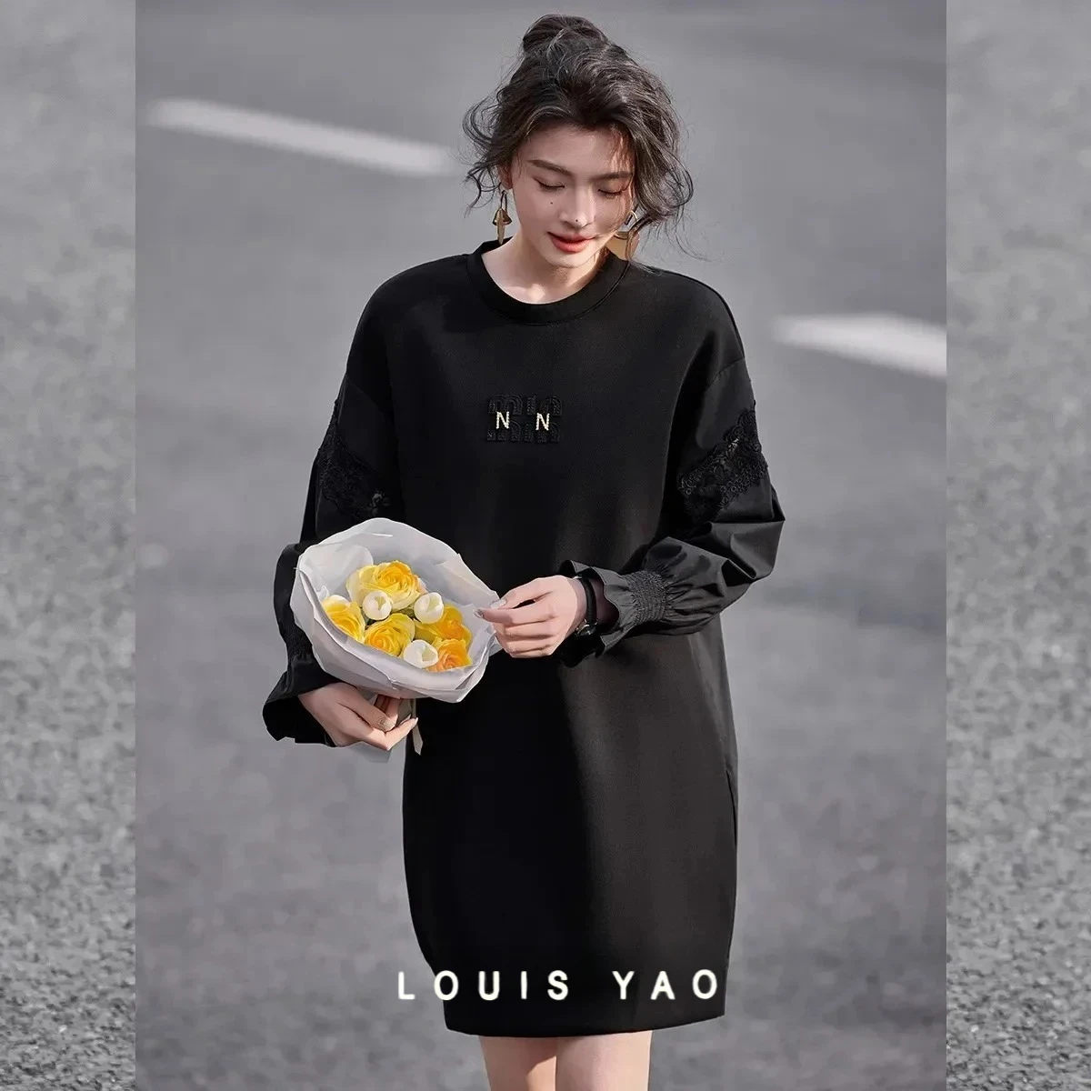 

LOUIS YAO Lace Round Neck Women's Dresses 2025 Spring Patchwork Lace Women's Skirts Letters Loose Black Short Dress New