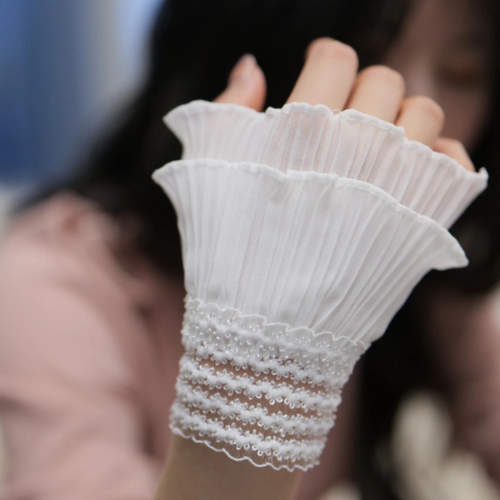 韓国風プリーツスリーブ 女性用 ホワイトフローラル 取り外し可能なスリーブ 女性用アパレルアクセサリー