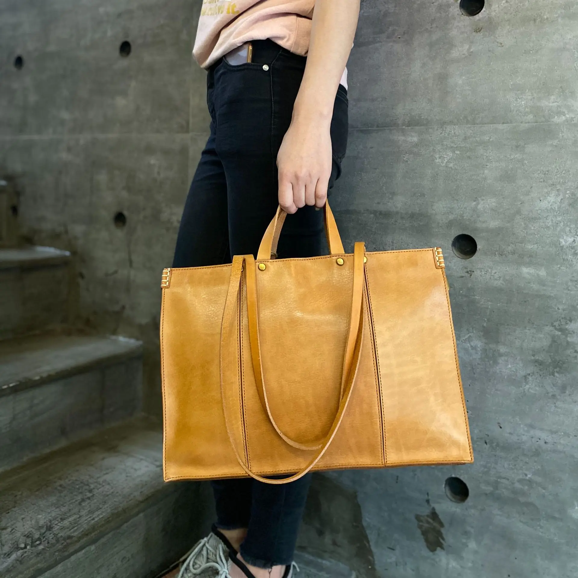 

PNDME vintage designer handmade genuine leather stitching women's tote bag weekend work luxury real cow leather big handbag