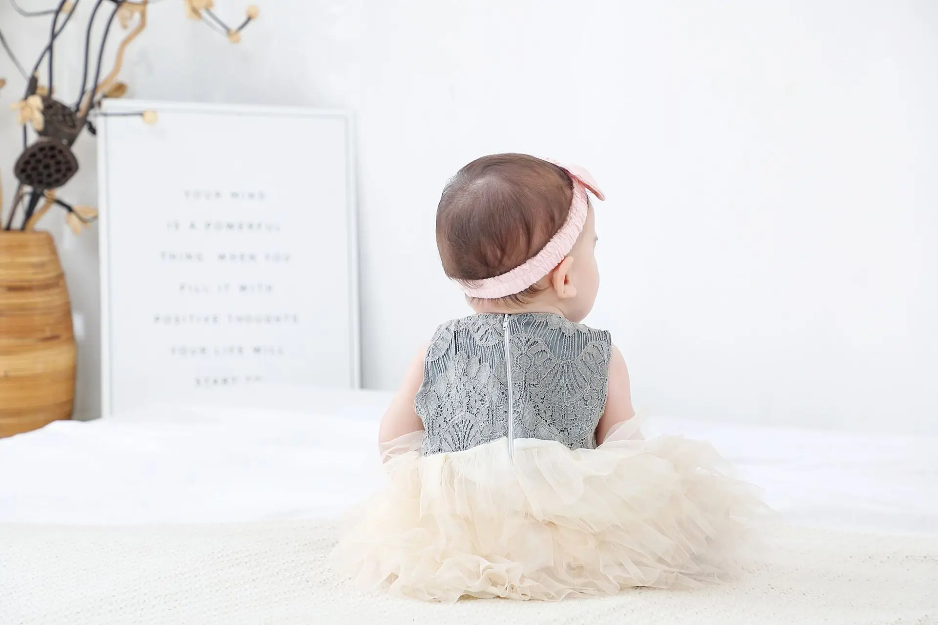 Cinema Newborn Photography 100 Days Baby Photograph Portrait Photo Props Grey Upper Outer Garment Beige Dress Ponchy Skirt