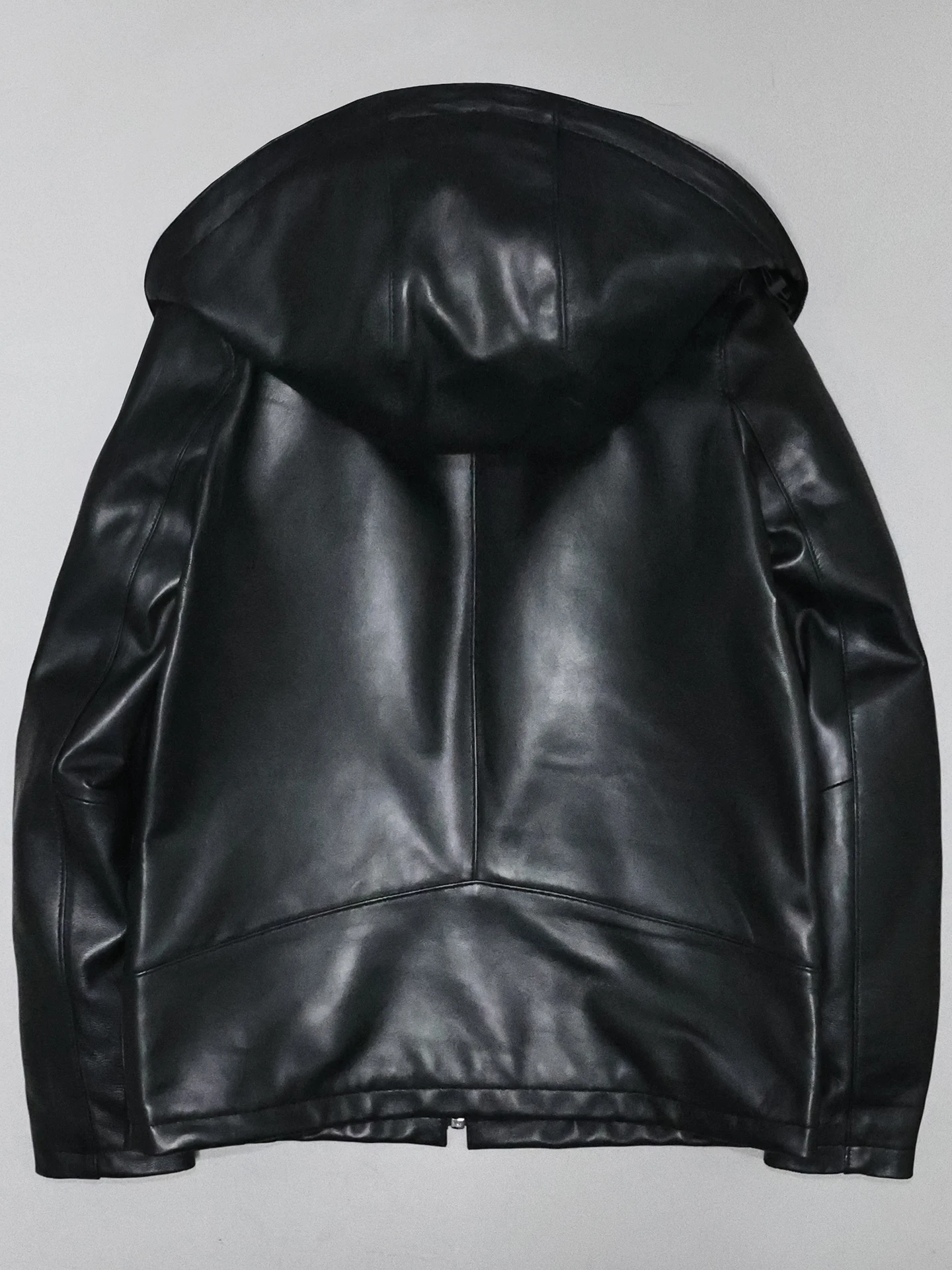 Damska kurtka ze skóry owczej, krótka, zapinana na zamek, luźna, z kapturem, motocyklowa, odzież wierzchnia, plus size, czarna.