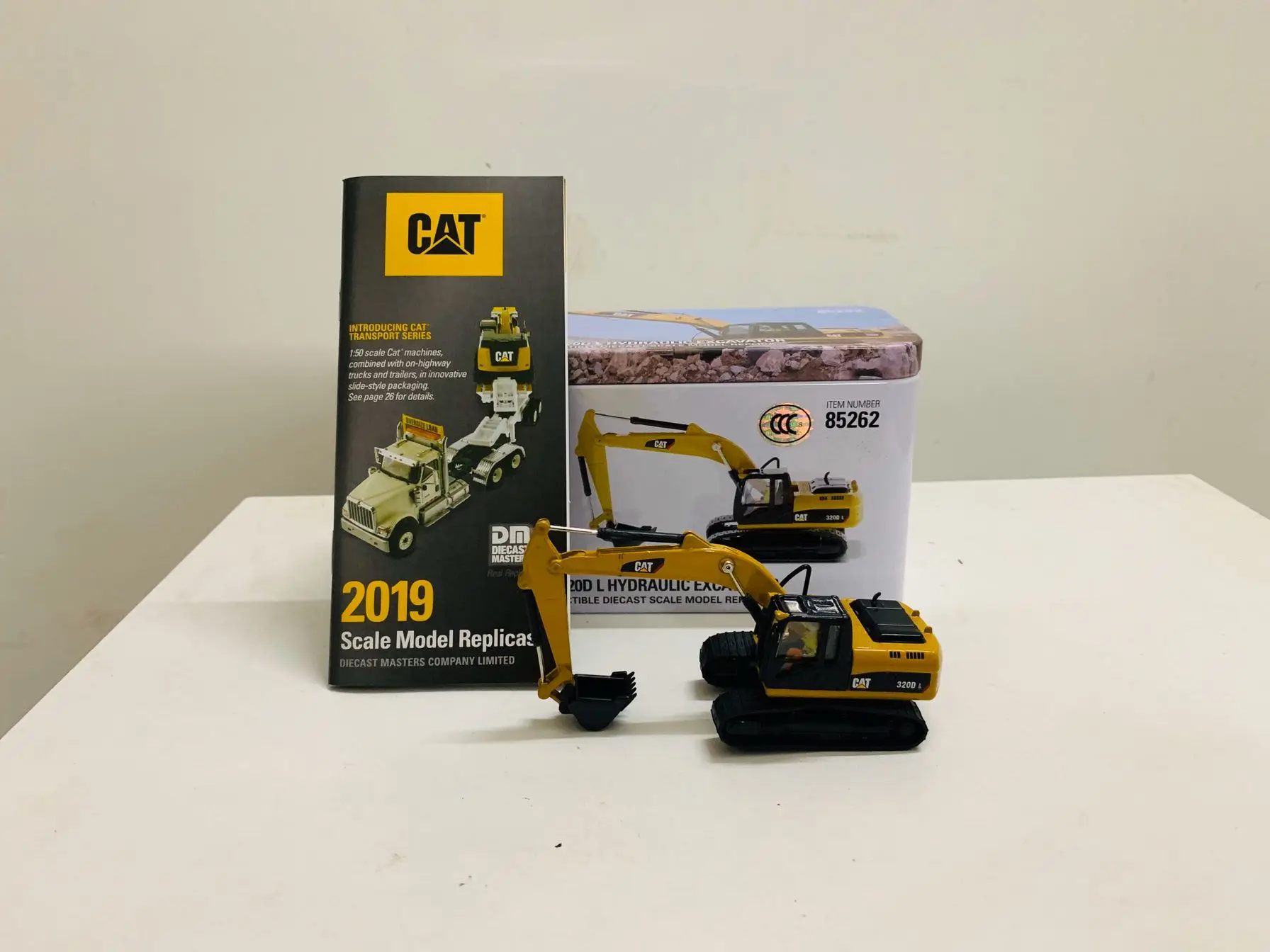 320D L Hydraulic Excavator 1/87 Ho Scale Metal Model By Diecast Masters DM85262