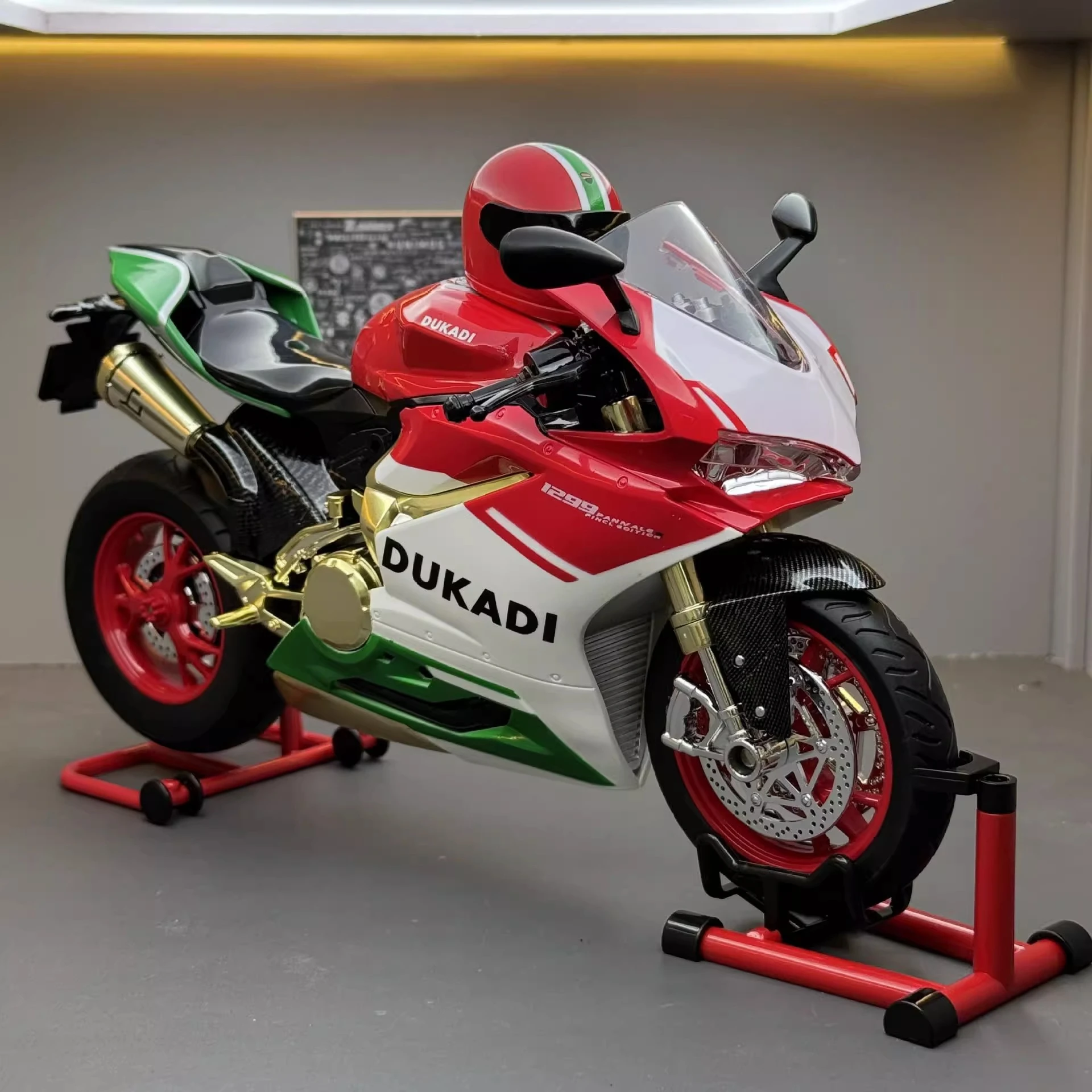 

1:9 1299 spray Alloy Die Cast Motorcycle Model Toy Vehicle Collection Sound and Light Off Road Gifts Recommended