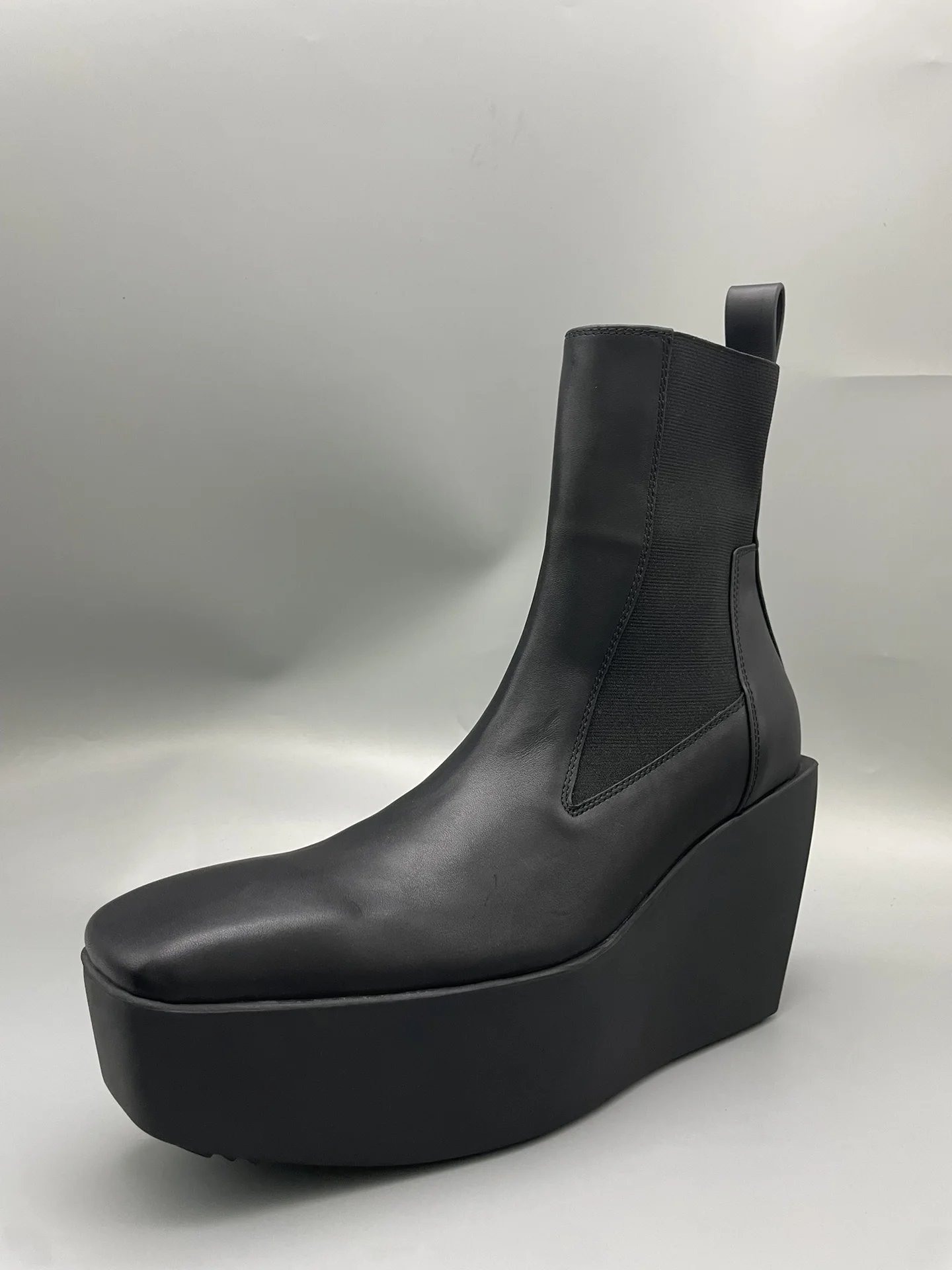 Men Chelsea Boots Platform High Heels Man Gothic Sneakers Leather Kiss Boots Vintage Trendy Designer Shoes