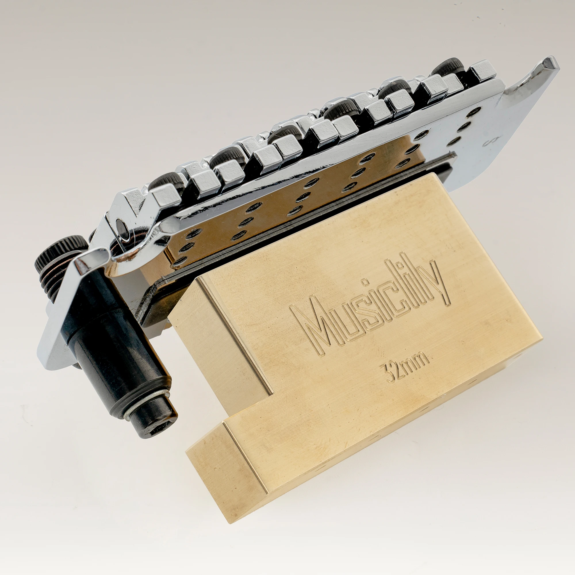 Musiclily Ultra Vollmassiver L-förmiger Tremolo-Block aus Messing/Stahl für E-Gitarren mit Floyd Rose Locking Tremolo-Brücke – Detail 6