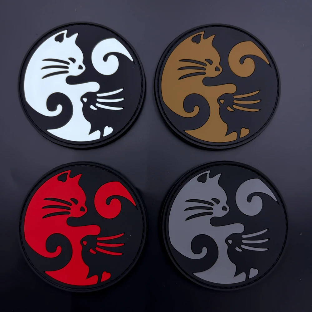 Cat Yin-Yang Pattern Round Patch Pvc Luminous Material Arm Patch with Velcro, Decorative Patch for Bags and Clothing, Includes Matching Felt Badge Patch as a Gift