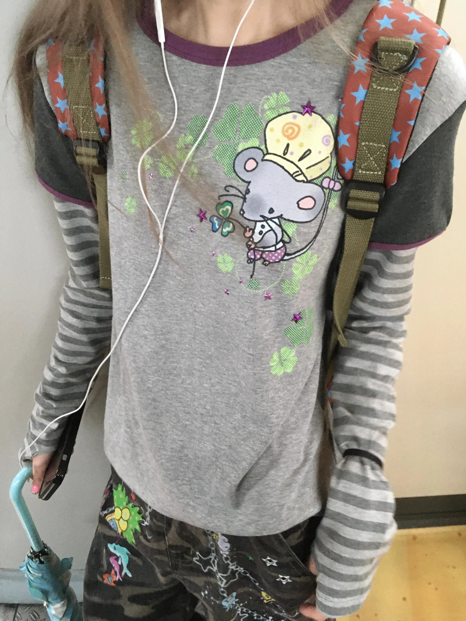 Karrram Japanisches Y2k Cartoon-Maus-Print-T-Shirt 2000er Jahre Cutecore Langarm-Patchwork-Oberteil Vintage Harajuku Graues T-Shirt Amerikanisch – Detail 4