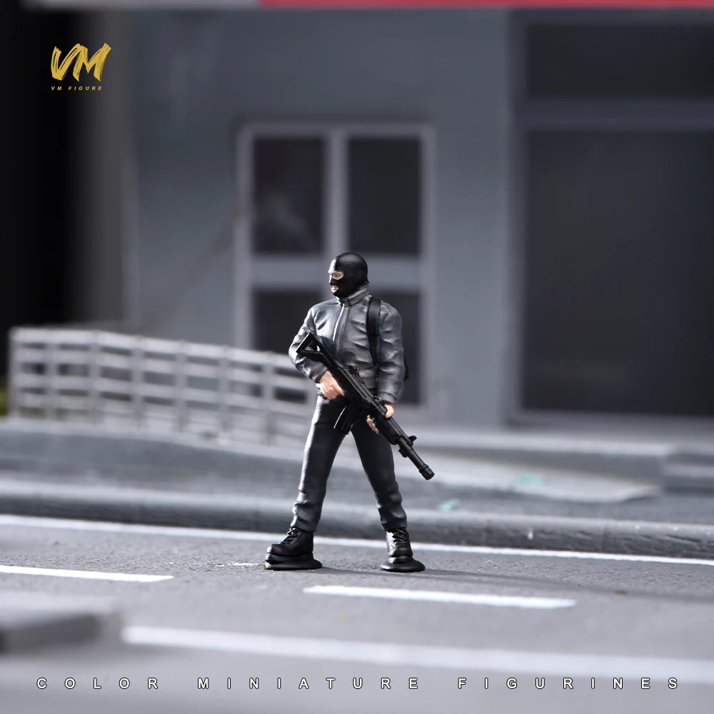 Painted Miniature 1/87 1/64 1/43 1/24 1/18 Masked Robber Gun Thugs Male Figure Model 3D Diorama Mini Doll Scence Props Decor