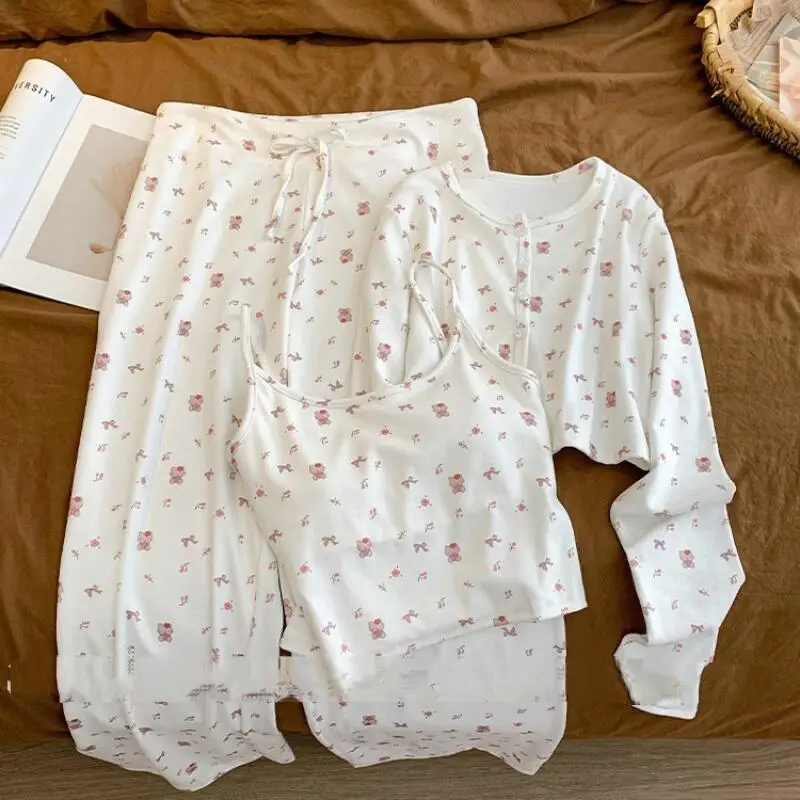 

Hello Kitty All-Print Floral Girls' Pajamas Spring Autumn Three-Piece Suspender Set for Women Casual Wearable Cute Home Clothes