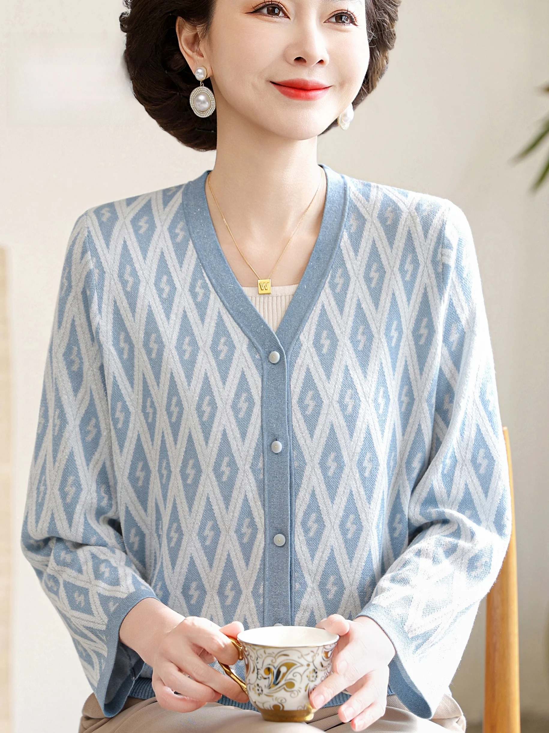 

Spring 2026 Women's Knitted V-Neck Diamond Pattern Open Cardigan Thin Outerwear Fashionable Top for Middle-Aged And Elderly