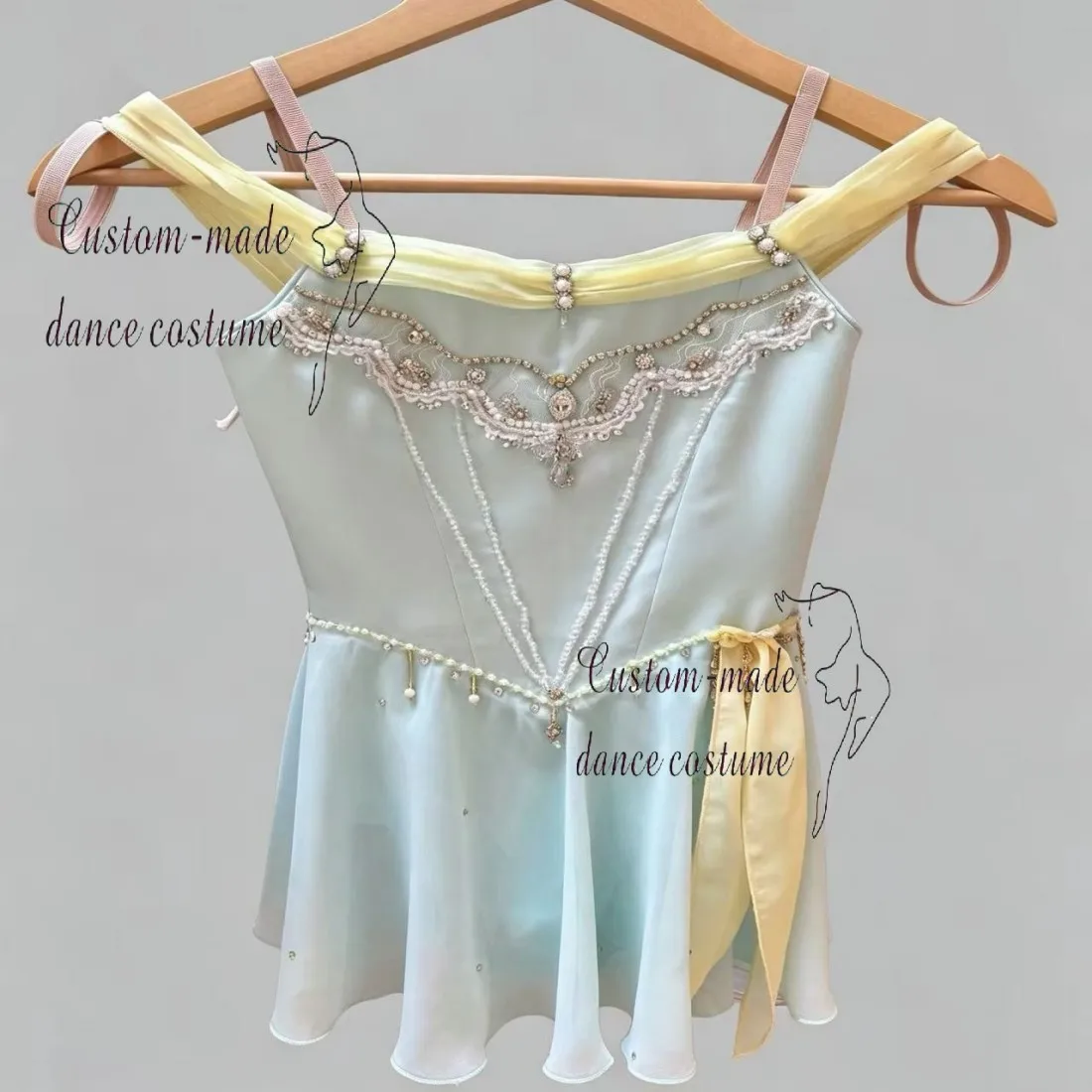 Top de ballet pastoral personalizado inspirado en La Fille Mal Gardée, corsé verde menta con detalles de encaje y perlas, peplum de gasa.
