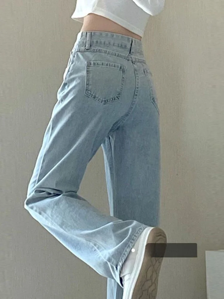 

Светло-голубые джинсы с высокой талией и широкими штанинами прямого кроя Женские осенние тонкие джинсы с высокой талией свободного покроя Повседневная одежда