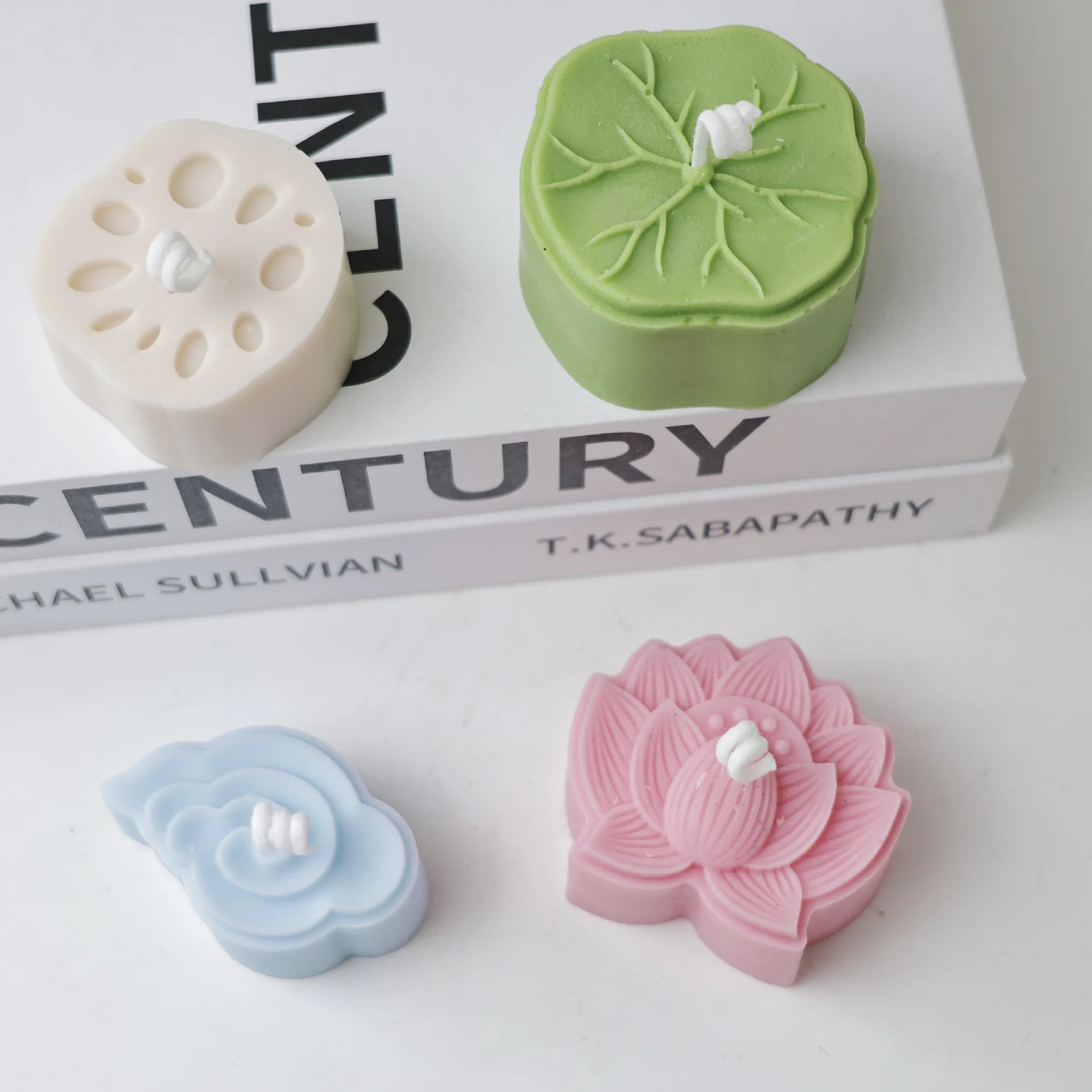 Lotus Flower, Lotus Leaf And Lotus Root Scented Candle Gift Box, Festival Souvenir, High-end Gift, Handcrafted Shaped Candle