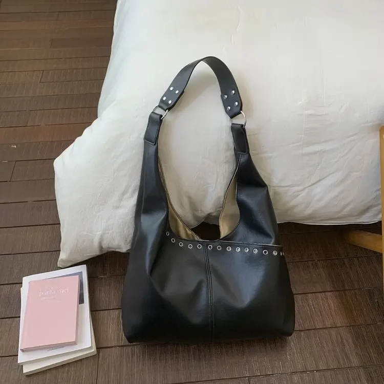 

Korean Casual Commuter Wind Rivet Horizontal Tote Bag Large Capacity Women's Retro High-end Single Shoulder Underarm Handbag