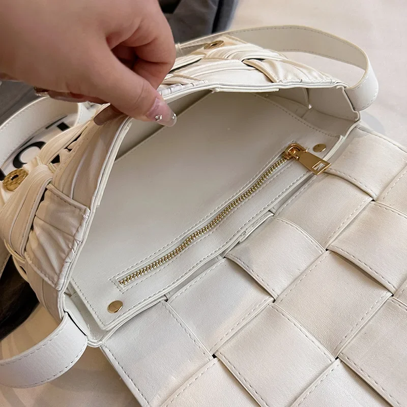 2025 Woven Straw Tote Bag Oversized Crossbody & Shoulder Bag Women Diamond Quilted Beach Vacation Everyday Essential Bestseller