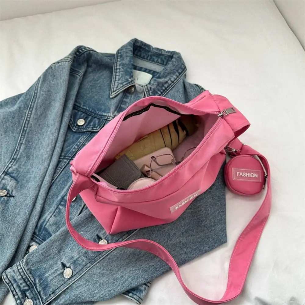 Tasche Mädchen mit Plüsch ball Anhänger Studenten Frauen Umhängetasche Ochsen Stoff Einkaufstasche koreanischen Stil Umhängetasche Sport Umhängetasche