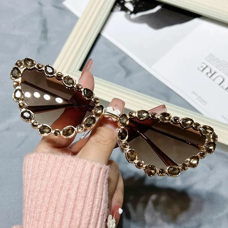 Fashion Vintage Diamond Cat Eye Sunglasses Women 2023 Luxury Brand Designer Crystal Sun Glasses Trend Sexy Ladies Metal Shades