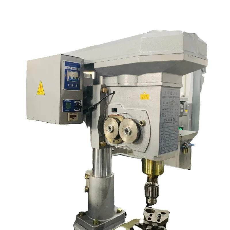 آلة التنصت الأوتوماتيكية عالية الدقة آلة الحفر والتنصت الكهربائية على سطح الطاولة المستخدمة في معالجة المعادن