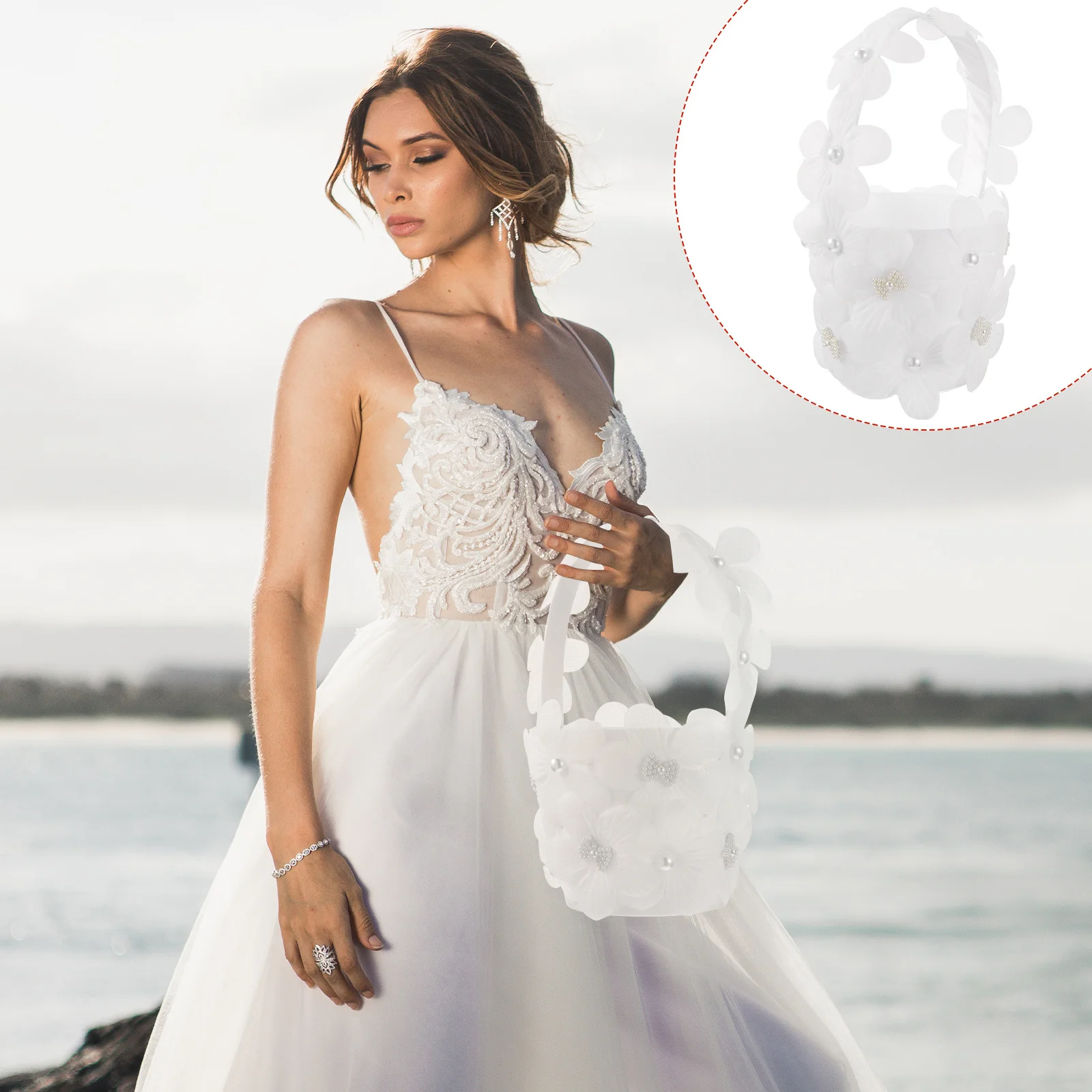 

Beautiful Wedding Flower Basket Romantic Lace Flower Girl Basket for Wedding Party Graduation Banquet Supplies