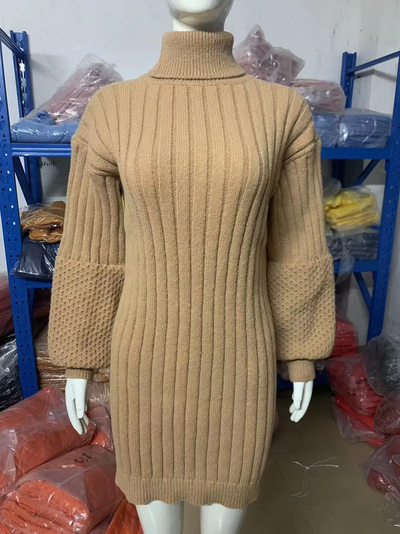 فستان نسائي محبوك جديد لعام 2026، أنيق وعملي للارتداء اليومي، بياقة عالية ولون موحد، فضفاض ومريح