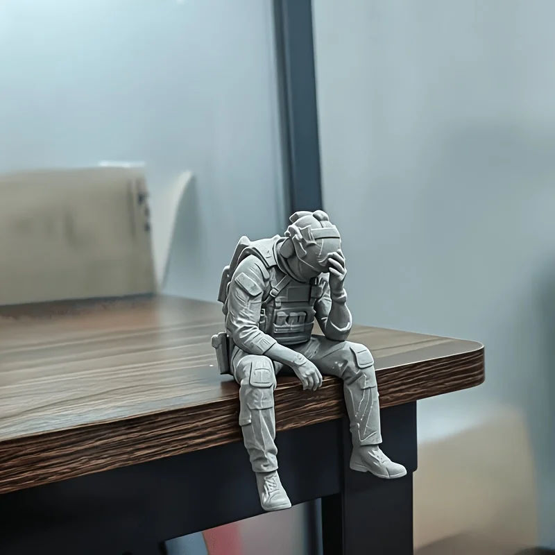 3D-Gedrucktes Mini-Modell Ermüdeter Sitzender Soldat, Taktische Actionfigur zum Sammeln, Desktop-Bücherregal-Fensterbank-Dekoration, Geschenk für H – Detail 5