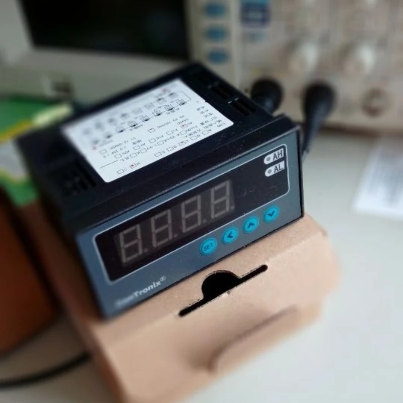 Digital display controller